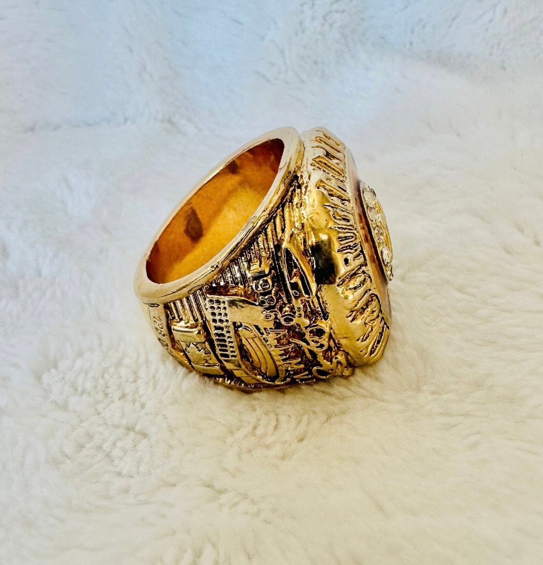Roger Clemens 1986 Cy Young Award Winner (Rocket) Ring with box, US Ship