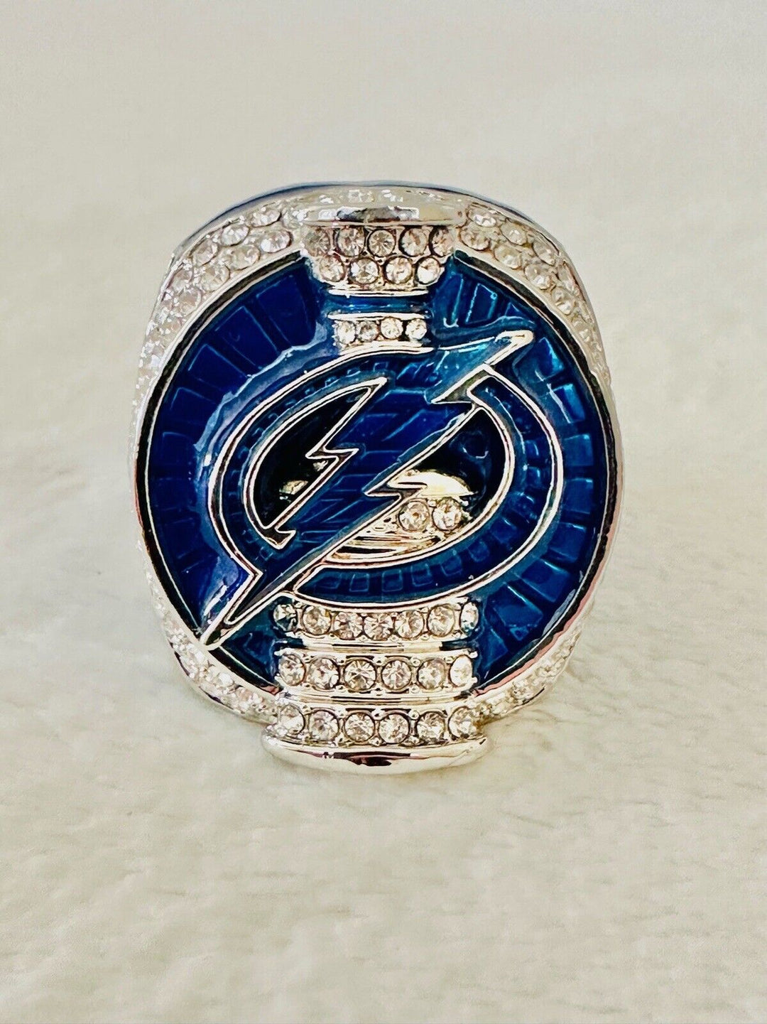 2020 Tampa Bay Lightning Stanley Cup Championship Ring with display box, commemorative NHL hockey fan memorabilia.