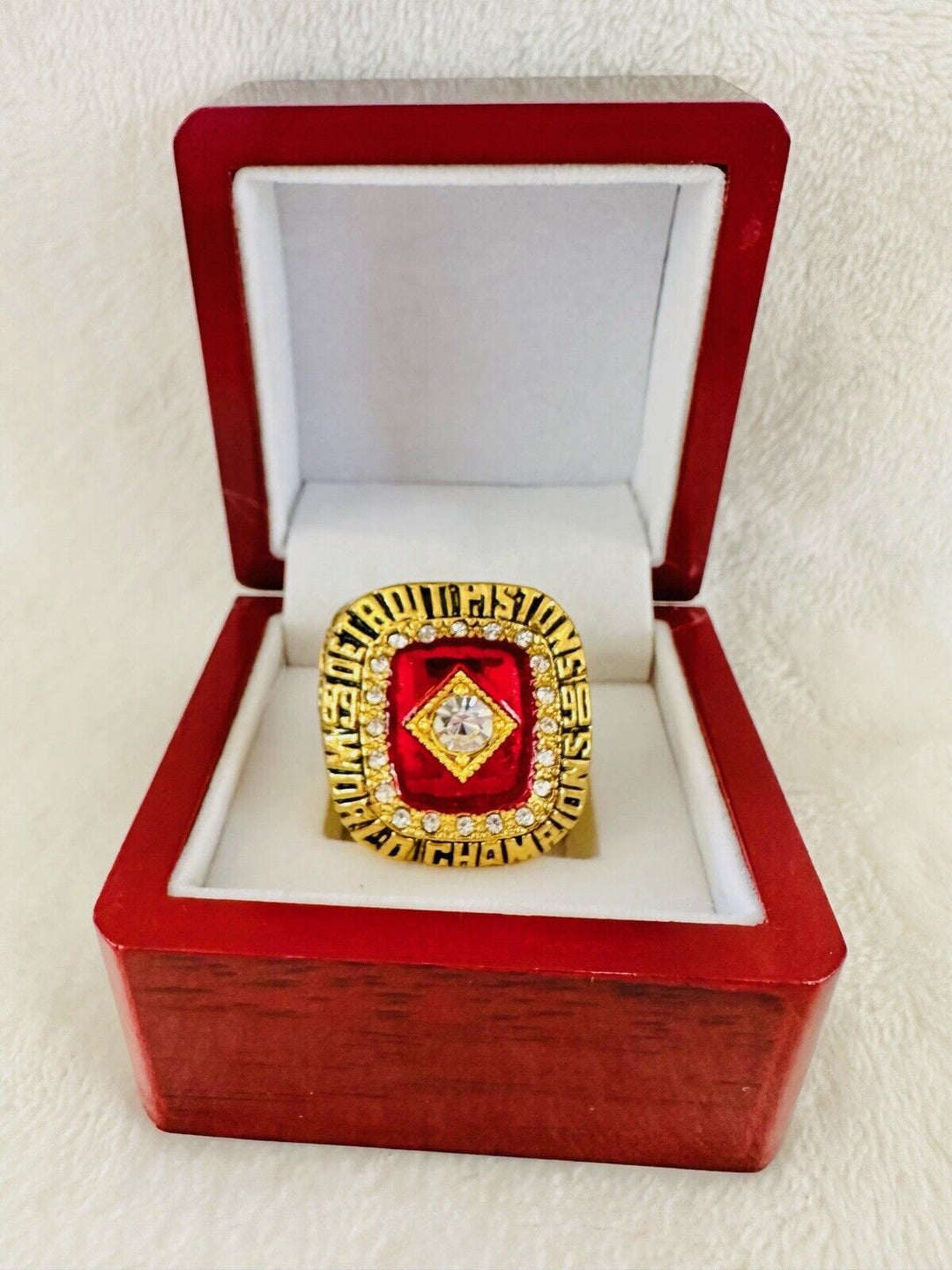 1990 Detroit Pistons Championship  Ring W Box,  SHIP - EB Sports Champion's Cache