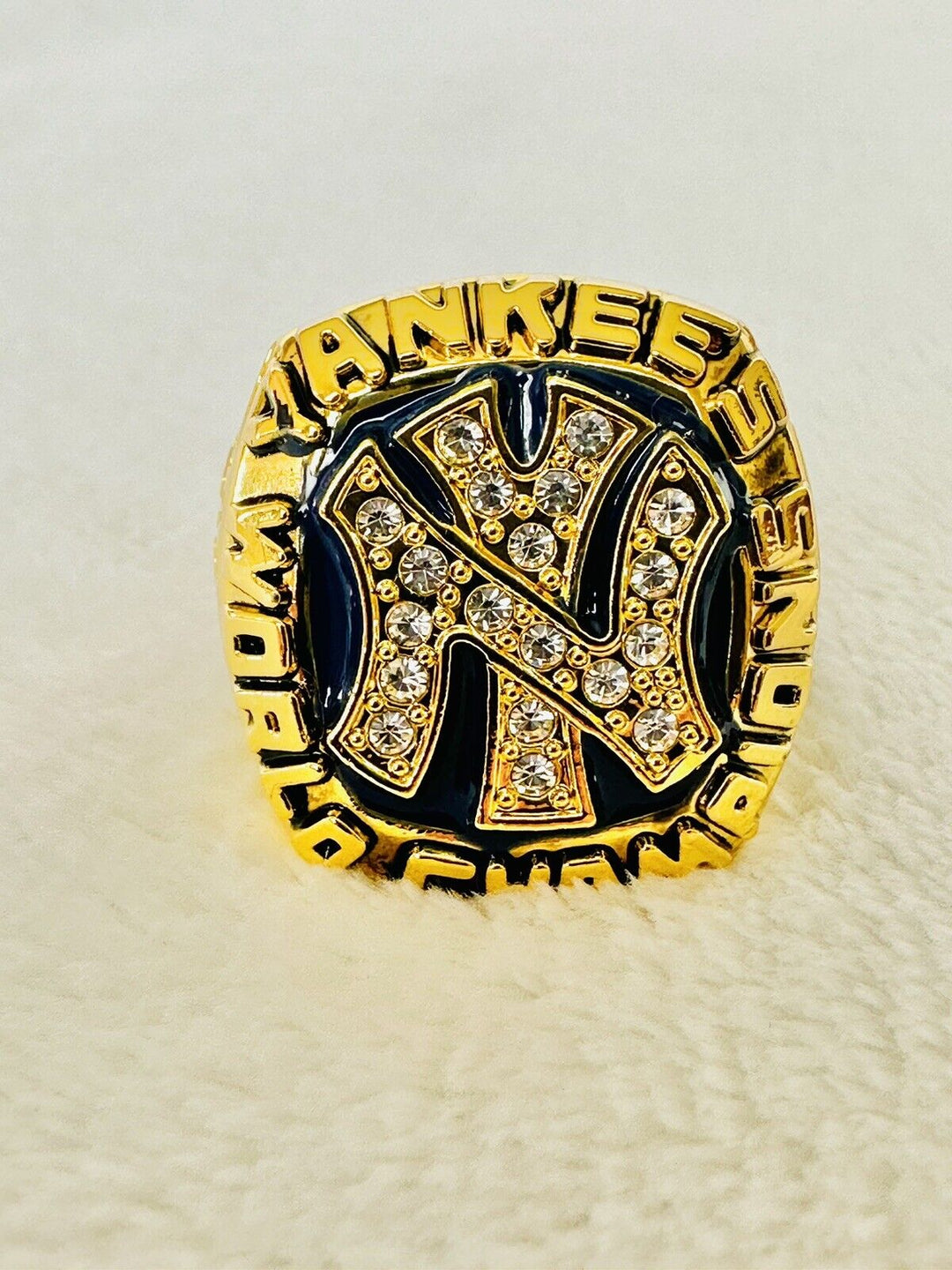 1977 NEW YORK Yankees World Series Champions Replica Ring,  SHIP - EB Sports Champion&