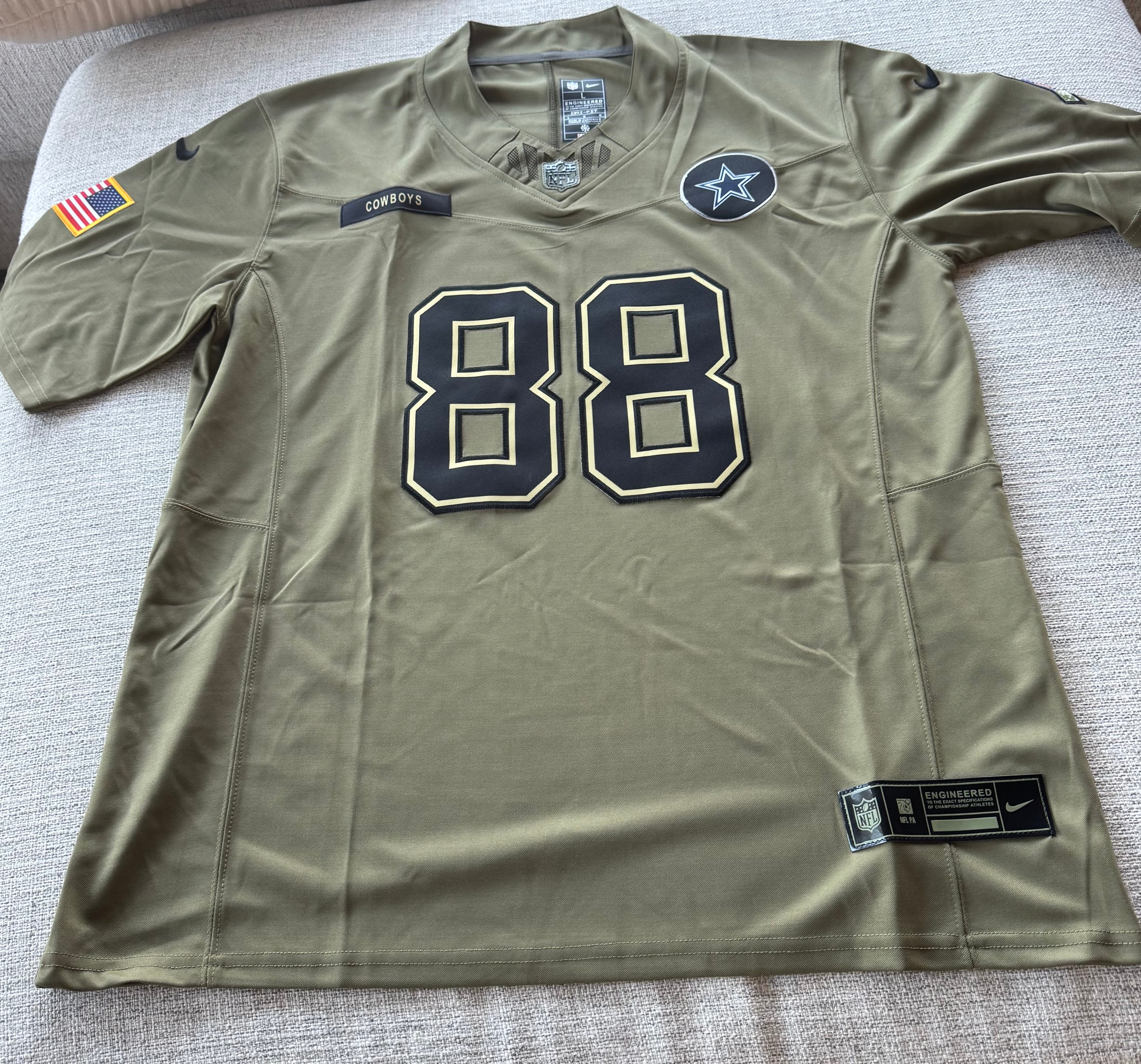 Dallas Cowboys CD Lamb #88 Salute to Service NFL jersey, authentic sports fan apparel with team logo and player name.
