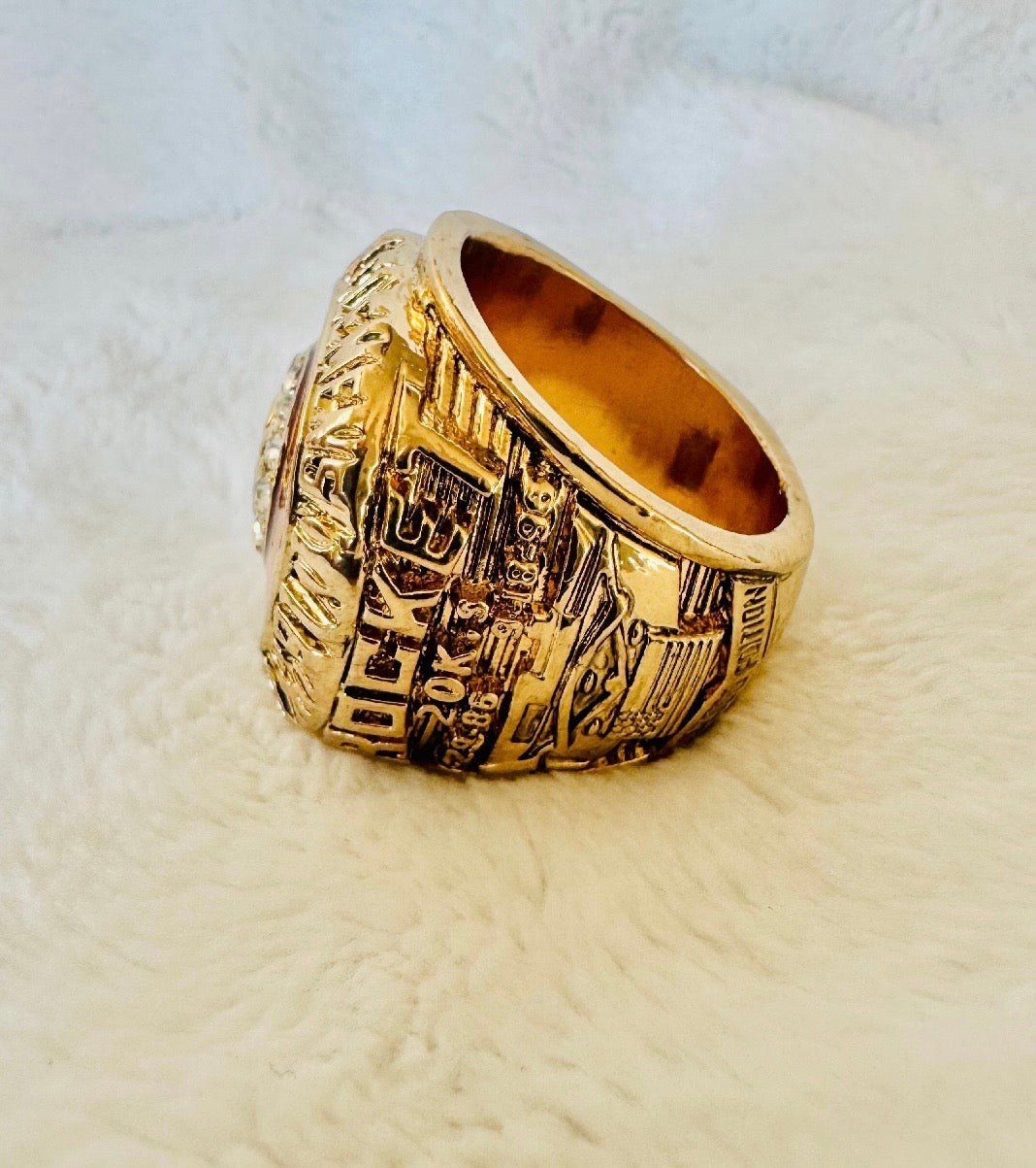 Roger Clemens 1986 Cy Young Award Winner (Rocket) Ring with box, US Ship