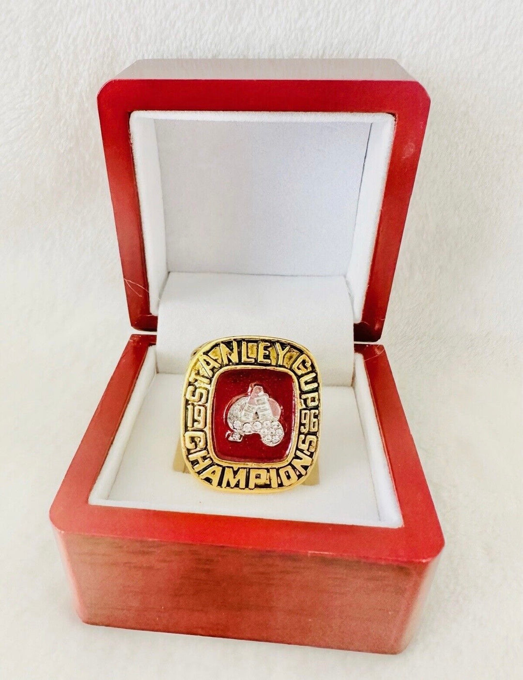 1996 Colorado Avalanche Stanley Cup Championship ring with box, US Ship