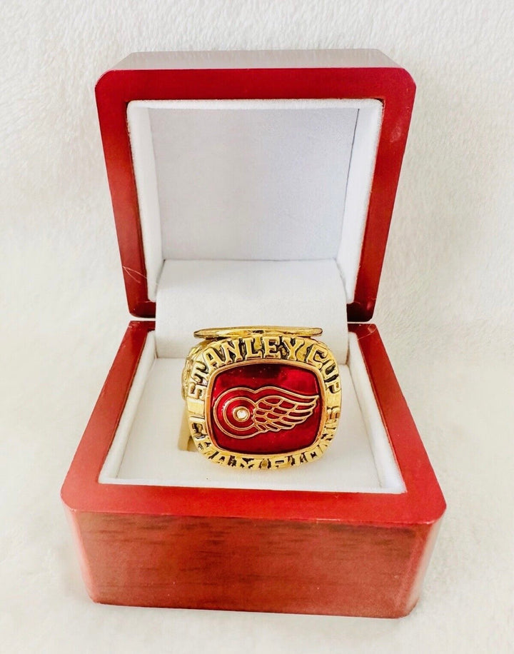 1997 Detroit Red Wings Stanley Cup Championship Ring with box, US SHIP