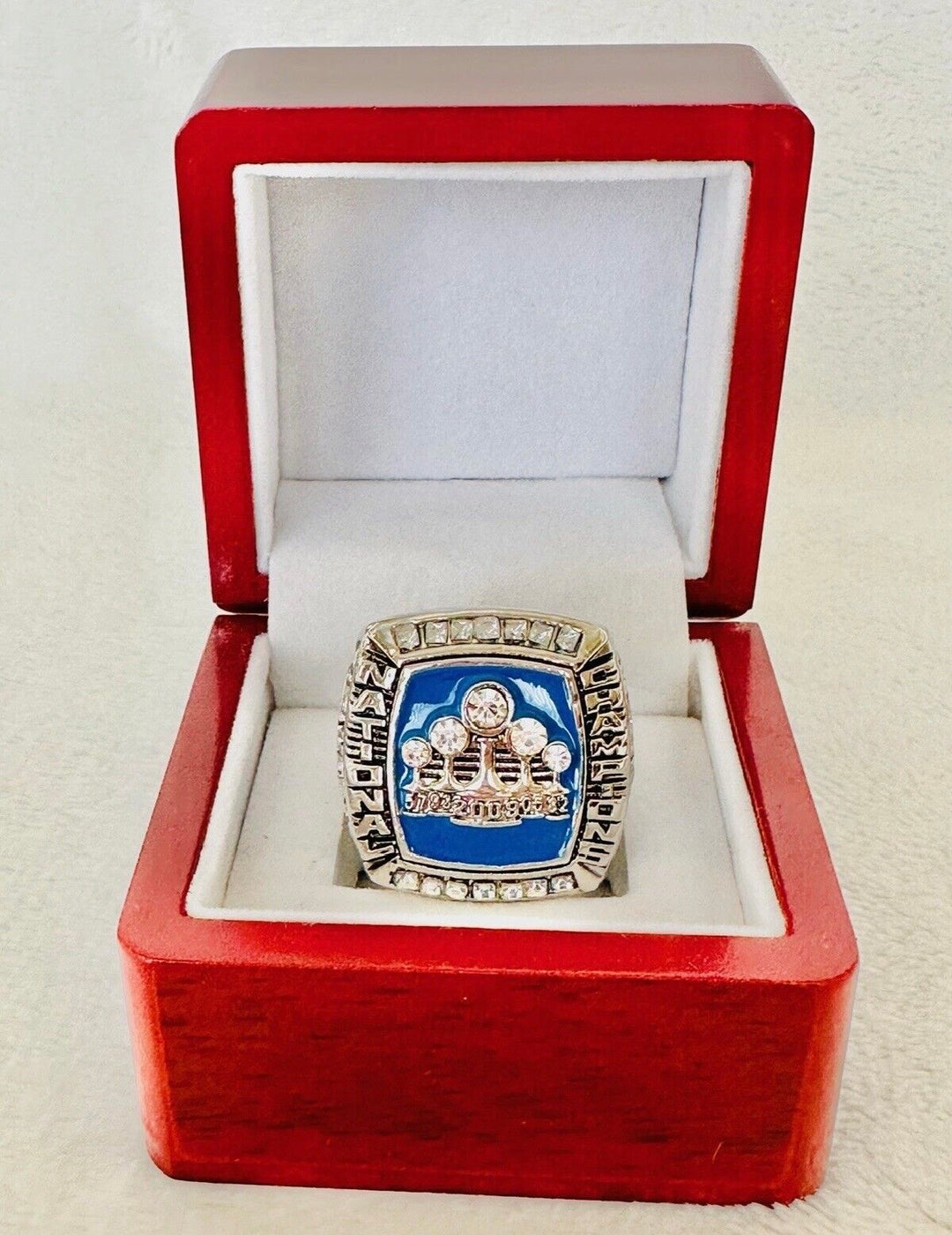 2009 North Carolina Tarheels NCAA Championship Ring with box, US Ship