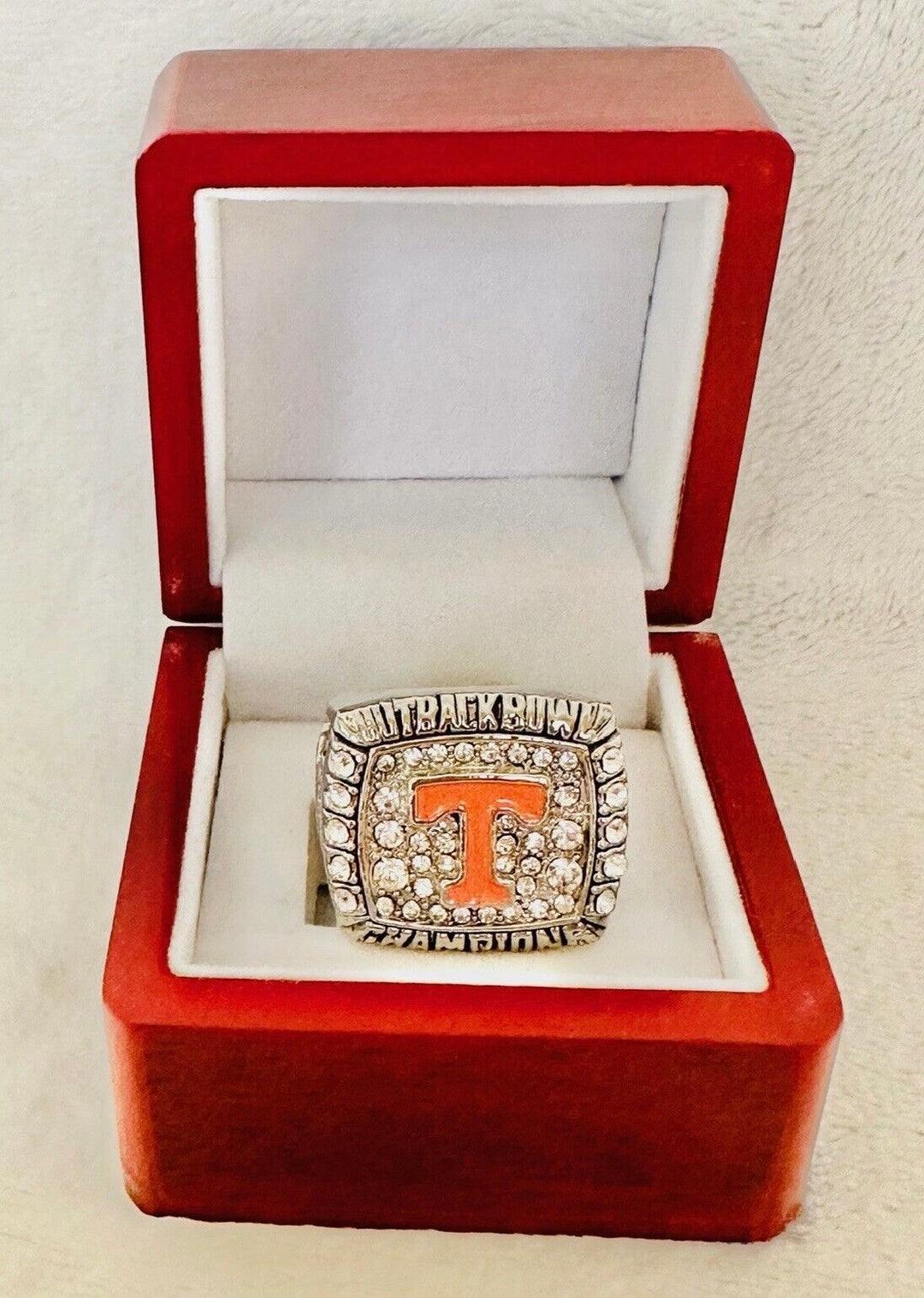 2008 Tennessee Volunteers Outback bowl Championship Ring with box, US Ship